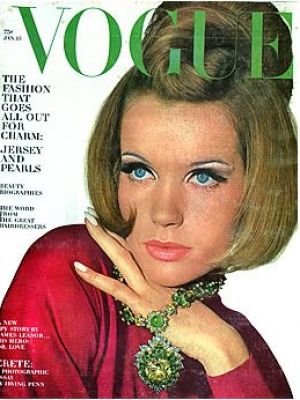 Vintage Vogue magazine covers - wah4mi0ae4yauslife.com - Vintage Vogue January 1965 - Veruschka.jpg